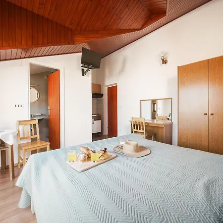Apartment And Rooms Mrkovic Vodice Exterior photo