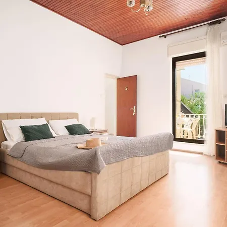 Apartment And Rooms Mrkovic Vodice Exterior photo
