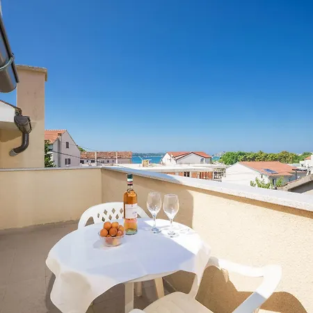 Apartment And Rooms Mrkovic Vodice Exterior photo