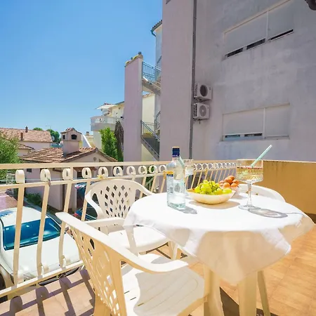 Apartment And Rooms Mrkovic Vodice Exterior photo