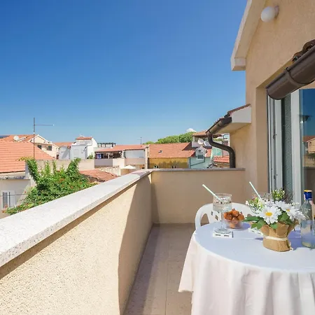 Apartment And Rooms Mrkovic Vodice Exterior photo