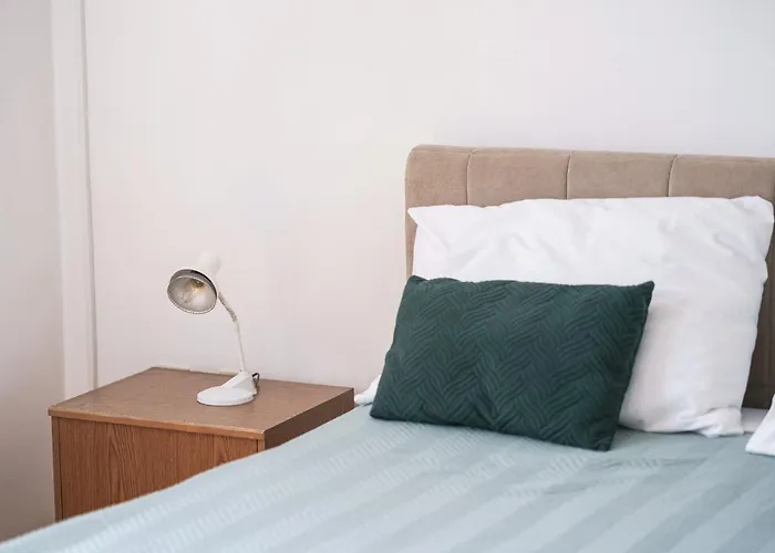 Apartment And Rooms Mrkovic