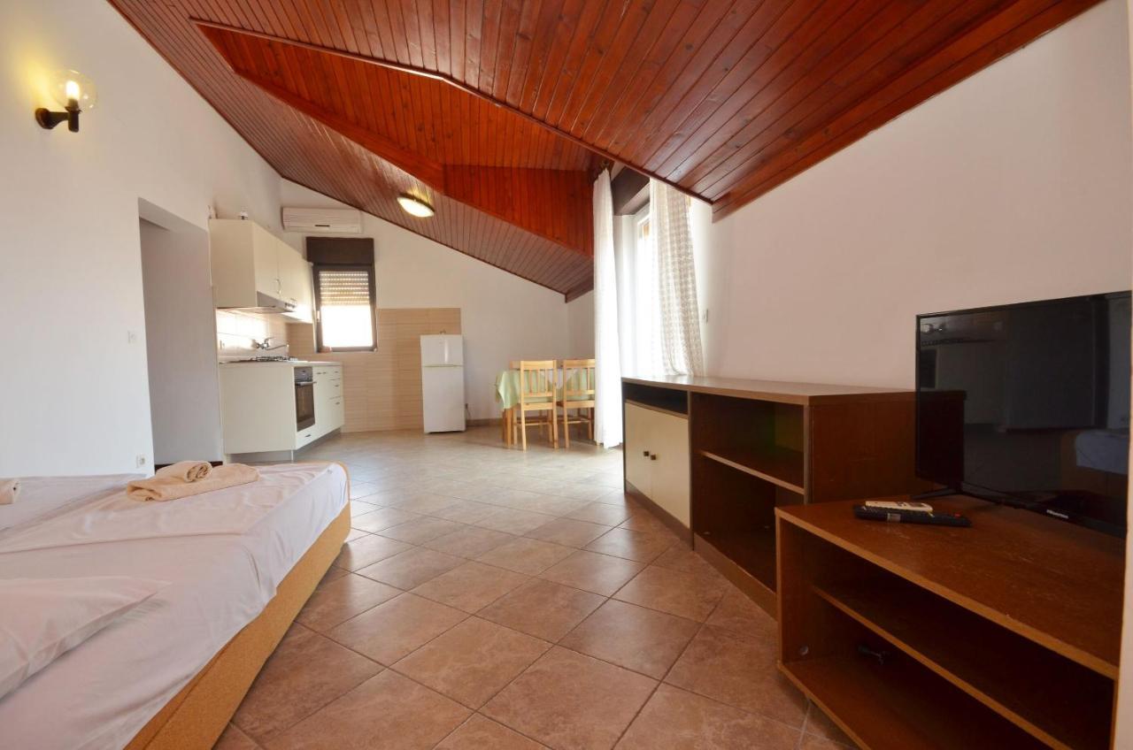 And Mrkovic Apartment Vodice