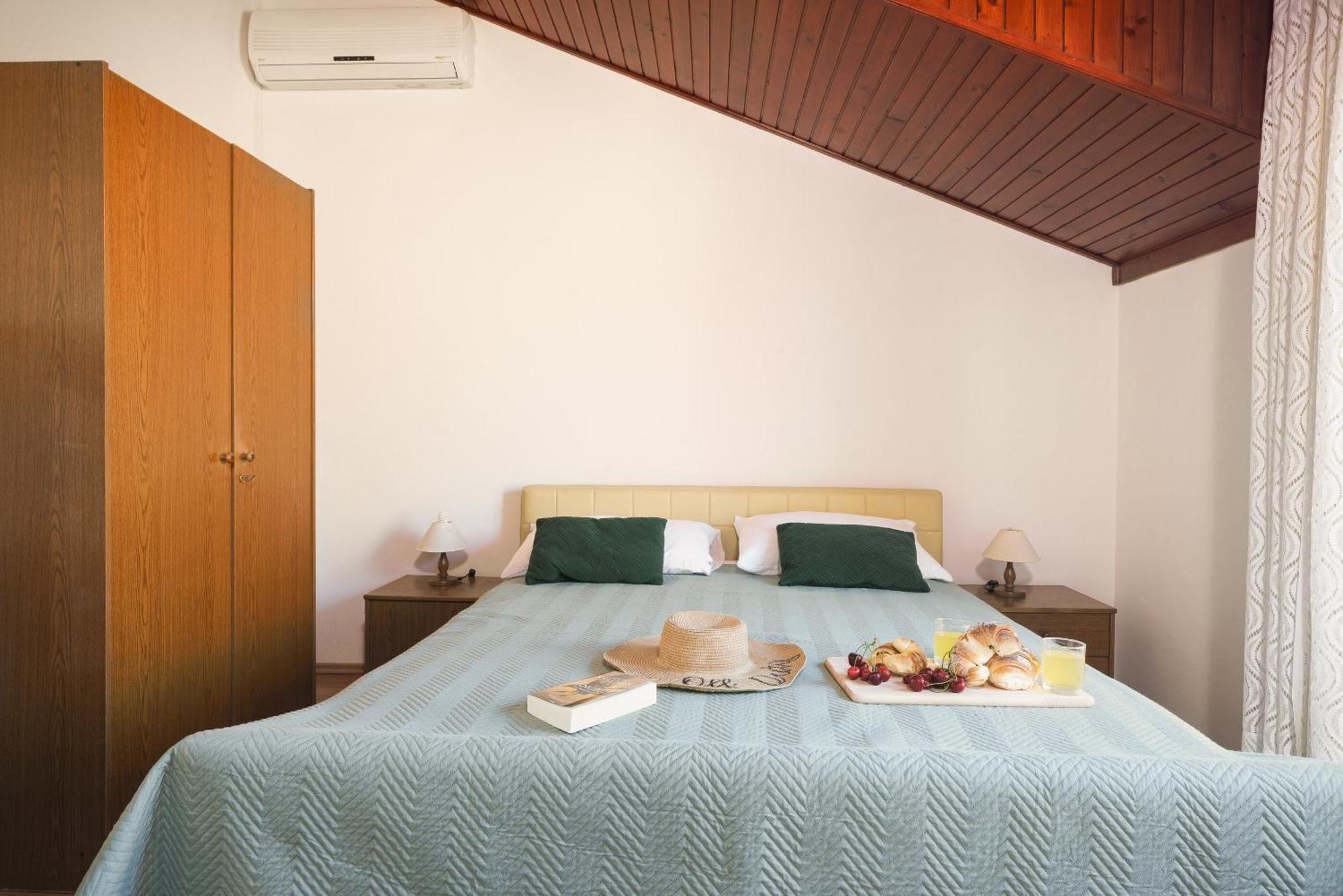 And Mrkovic Apartment Vodice