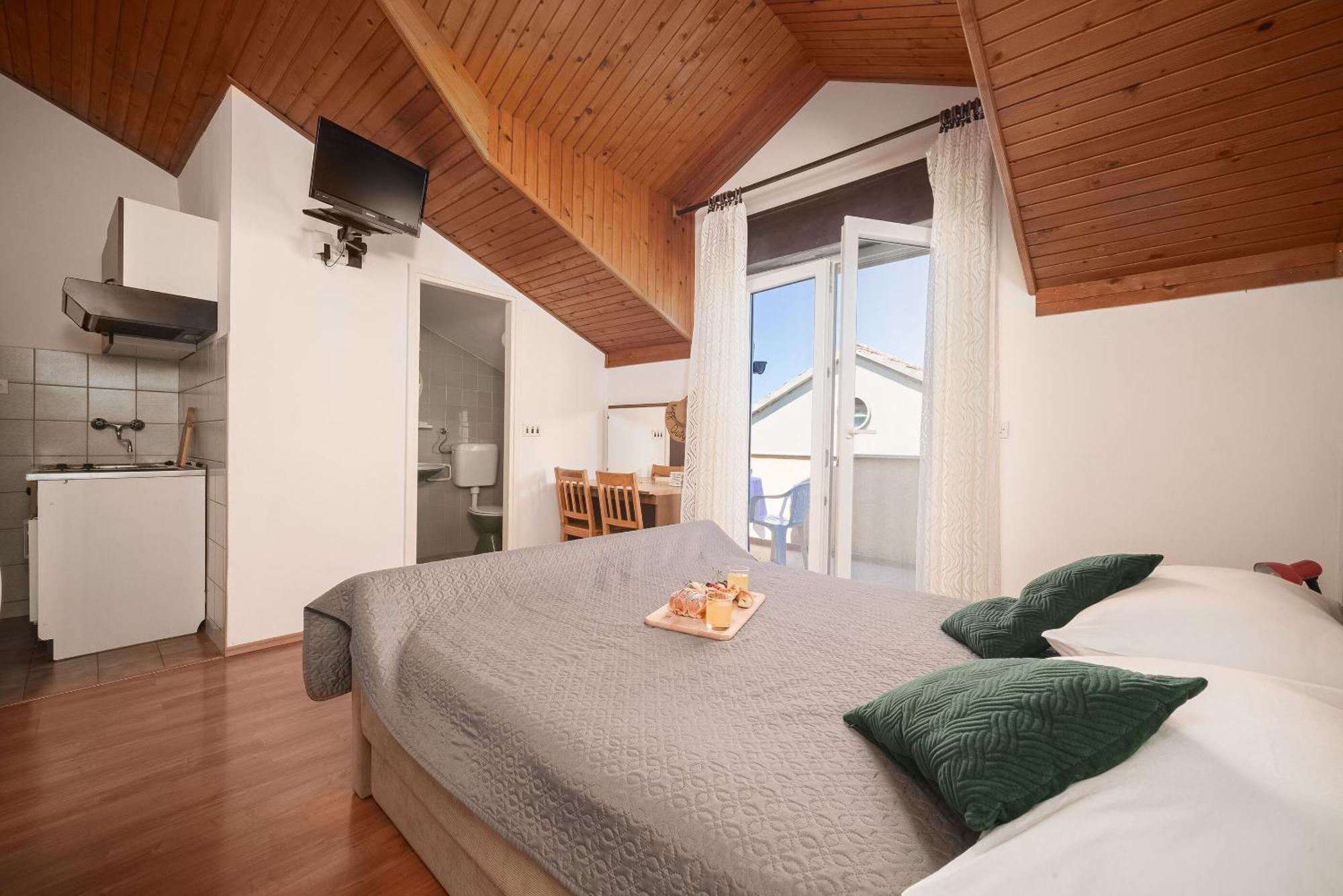 And Mrkovic Apartment Vodice
