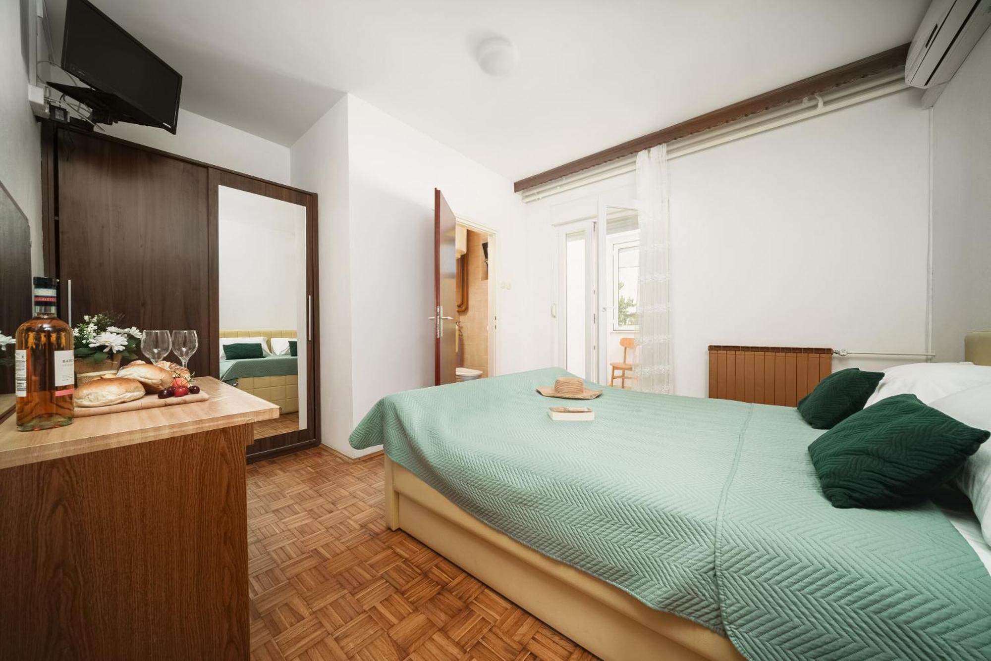 And Mrkovic Apartment *